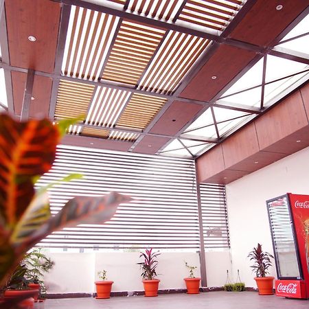 Hotel Sunshine Residency Mancherāl Exteriér fotografie