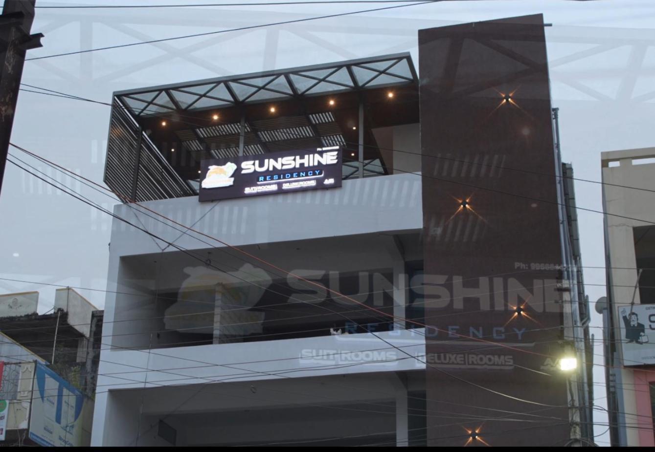 Hotel Sunshine Residency Mancherāl Exteriér fotografie